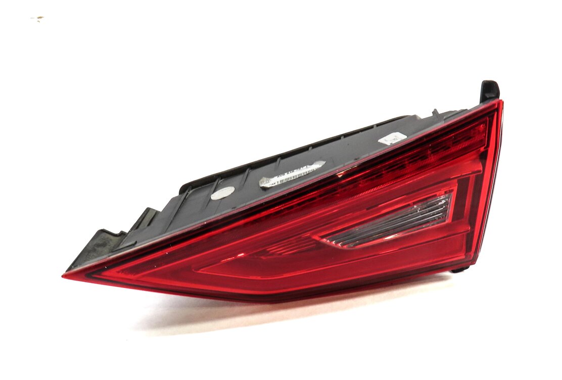 2015-2016 AUDI A3 S3 (8V) SEDAN CONVERTIBLE RIGHT INNER LED TAILLIGHT LIGHT LAMP