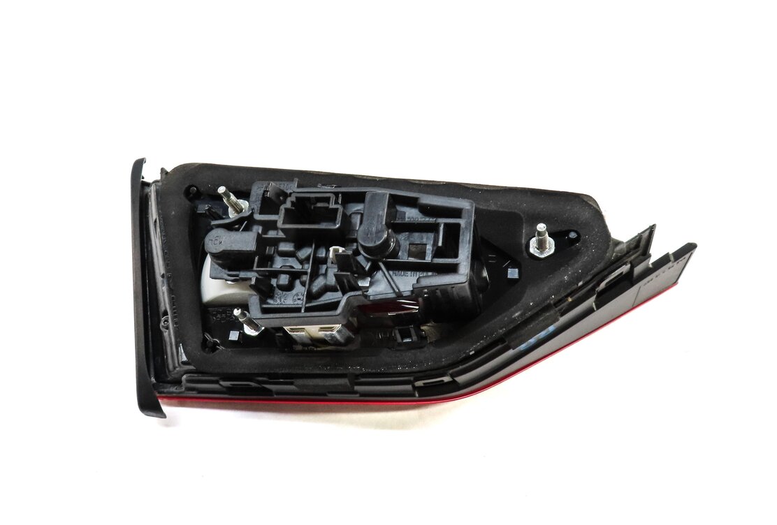 Thumbnail 4: 2015-2016 AUDI A3 S3 (8V) SEDAN CONVERTIBLE RIGHT INNER LED TAILLIGHT LIGHT LAMP