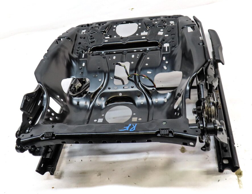 Thumbnail 3: 15-16 AUDI A3 (8V) SEDAN FRONT RIGHT PASSENGER MANUAL ADJUST SEAT TRACK