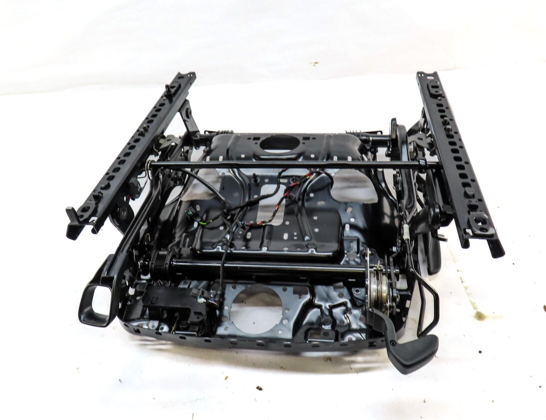 Thumbnail 5: 15-16 AUDI A3 (8V) SEDAN FRONT RIGHT PASSENGER MANUAL ADJUST SEAT TRACK