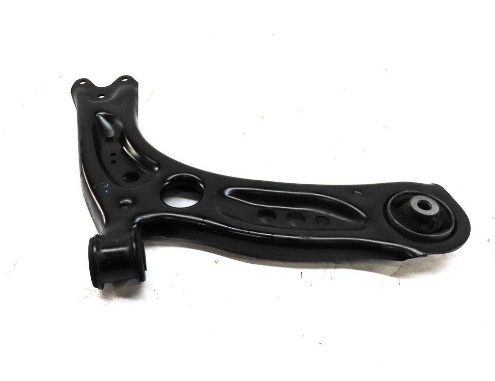 2015-2017 AUDI A3 S3 (8V) VW GOLF RIGHT FRONT PASSENGER LOWER CONTROL ARM