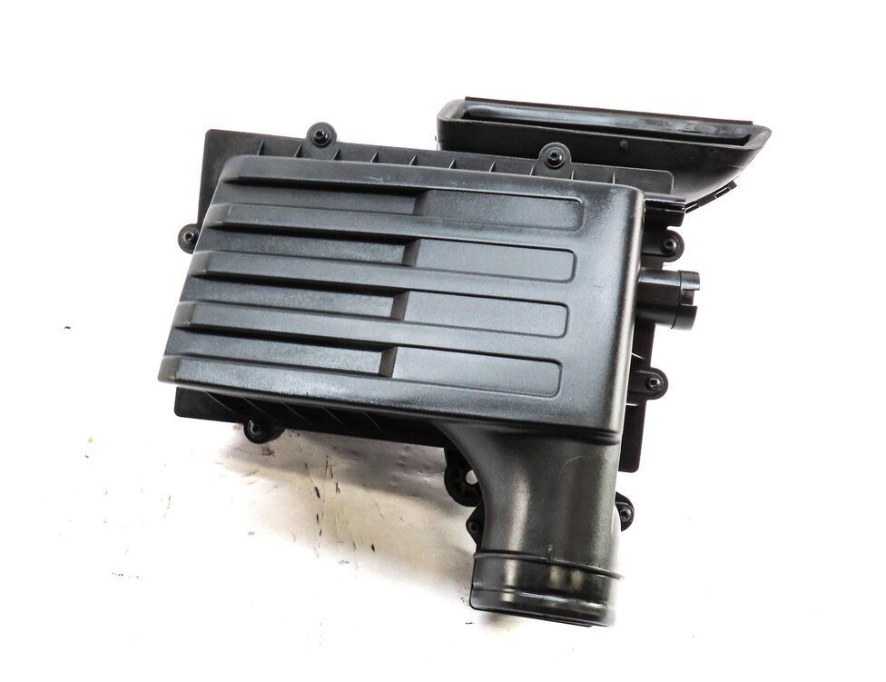 Thumbnail 2: 15-19 VW GOLF / AUDI A3 TT (8V MK3) 1.8L / 2.0L TURBO ENGINE AIR FILTER HOUSING