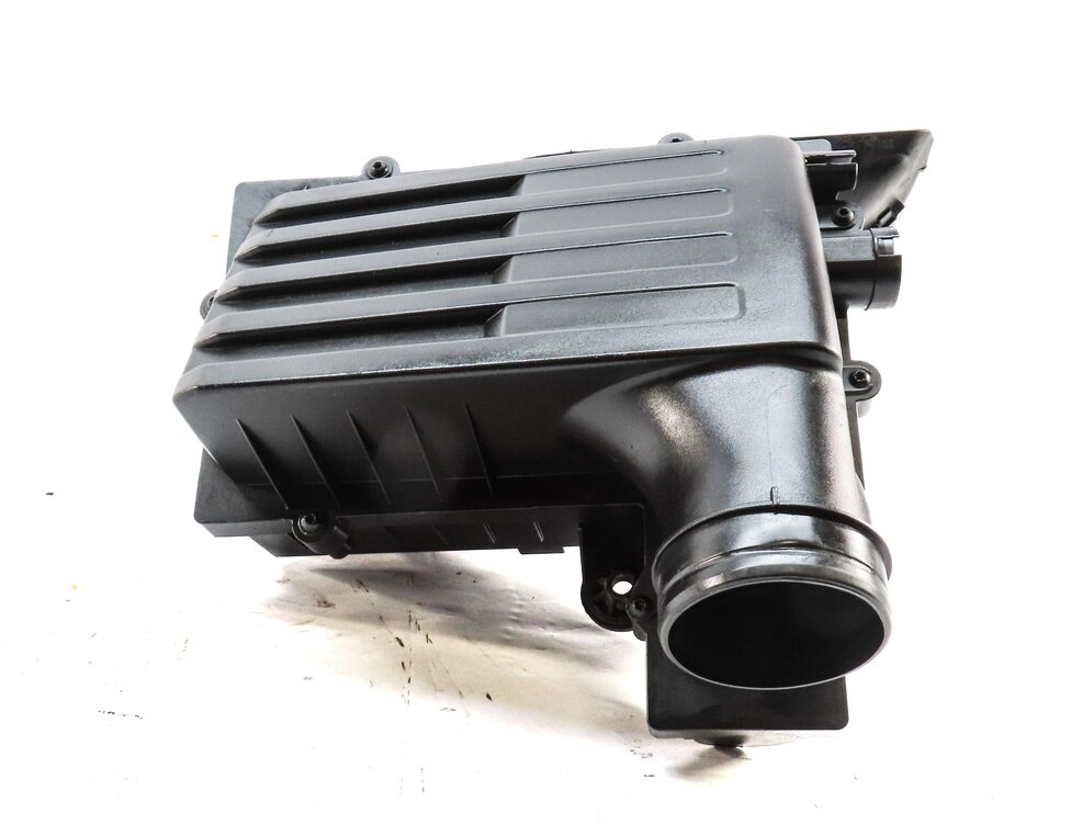 Thumbnail 3: 15-19 VW GOLF / AUDI A3 TT (8V MK3) 1.8L / 2.0L TURBO ENGINE AIR FILTER HOUSING