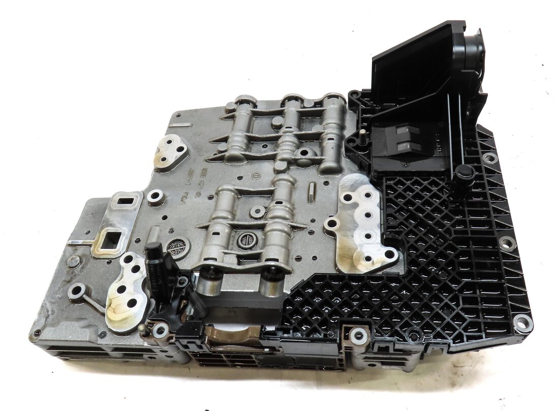 Thumbnail 2: 06-09 RANGE ROVER SPORT (L320 L322) 4.2L 6HP-26 AUTO TRANSMISSION VALVE BODY