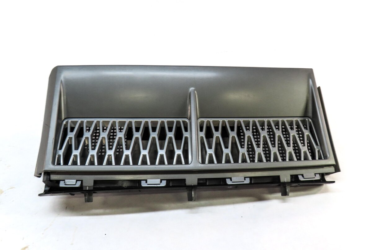Thumbnail 2: 2007 LAND RANGE ROVER (L322) FRONT LEFT DRIVER FENDER GRILLE AIR VENT
