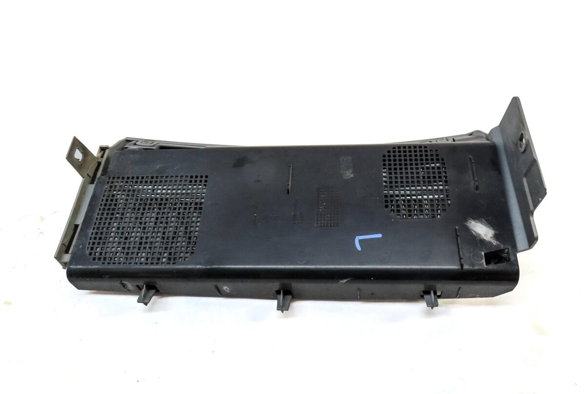 Thumbnail 4: 2007 LAND RANGE ROVER (L322) FRONT LEFT DRIVER FENDER GRILLE AIR VENT