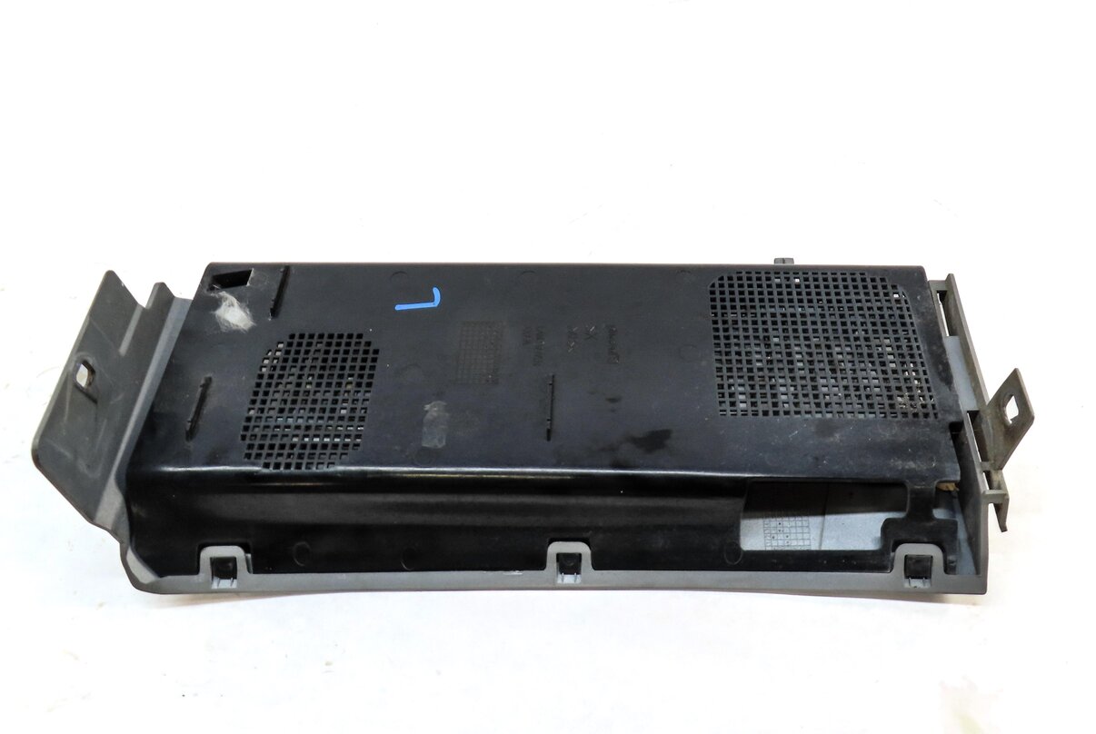 Thumbnail 5: 2007 LAND RANGE ROVER (L322) FRONT LEFT DRIVER FENDER GRILLE AIR VENT