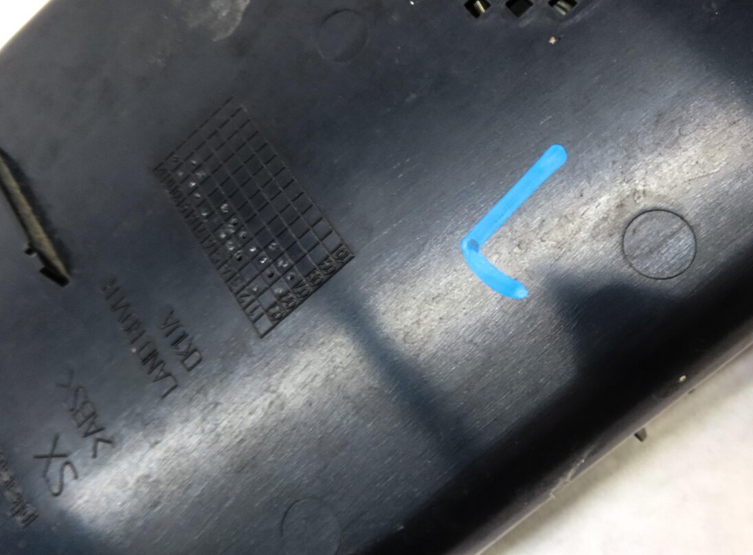 Thumbnail 6: 2007 LAND RANGE ROVER (L322) FRONT LEFT DRIVER FENDER GRILLE AIR VENT