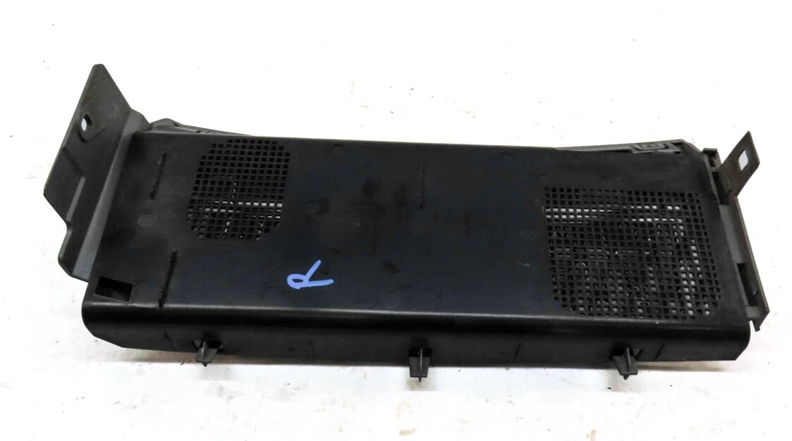Thumbnail 4: 2007 LAND RANGE ROVER (L322) FRONT RIGHT PASSENGER FENGER GRILLE AIR VENT