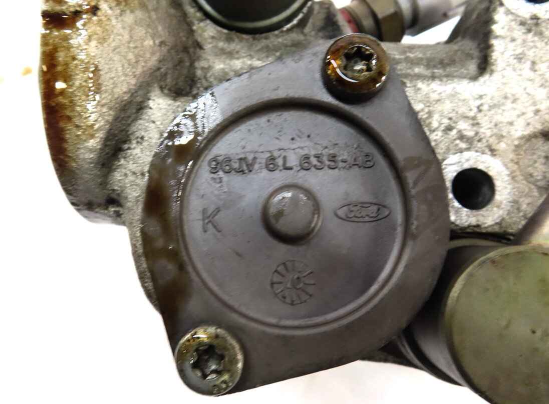 Thumbnail 8: 2007 LAND RANGE ROVER (L322) 4.2L SUPER ENGINE OIL FILTER ADAPTER MOUNT