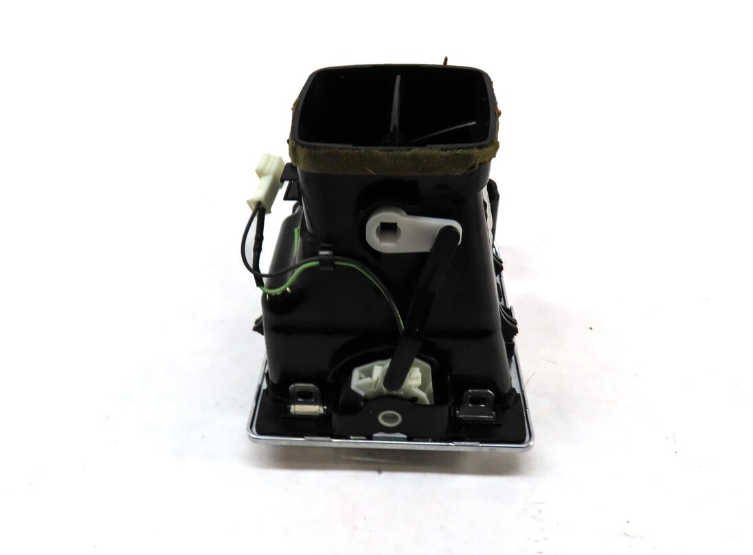 Thumbnail 4: 2007 LAND RANGE ROVER (L322) FRONT RIGHT PASSENGER OUTER HVAC AC HEATER AIR VENT