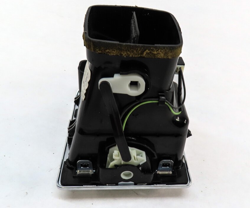 Thumbnail 4: 2007 LAND RANGE ROVER (L322) FRONT LEFT DRIVER OUTER HVAC A/C HEATER AIR VENT