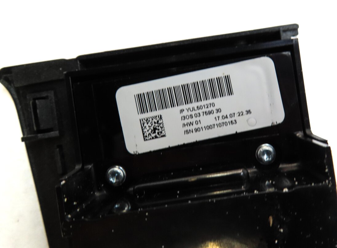 Thumbnail 6: 2007 LAND RANGE ROVER (L322) FRONT PDC DSC SEAT HEATER CLOCK SWITCH BUTTON PANEL