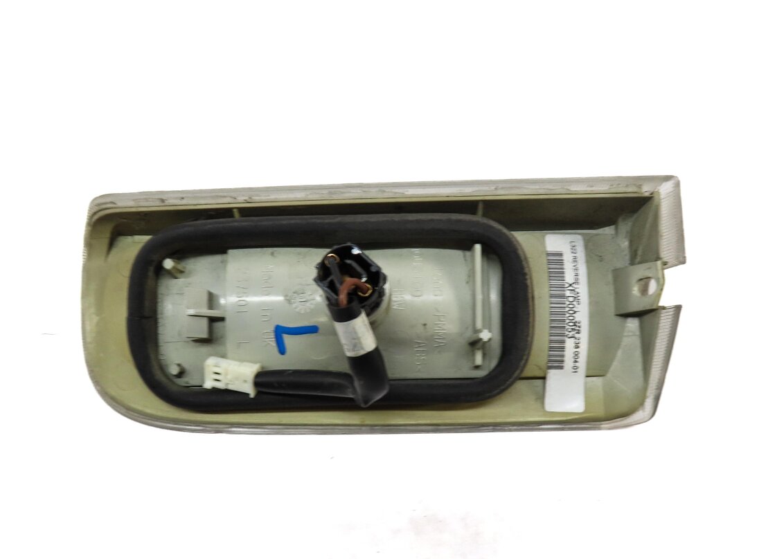 Thumbnail 3: 2007 LAND RANGE ROVER (L322) REAR LEFT DRIVER TRUNK TAILGATE REVERSE LIGHT
