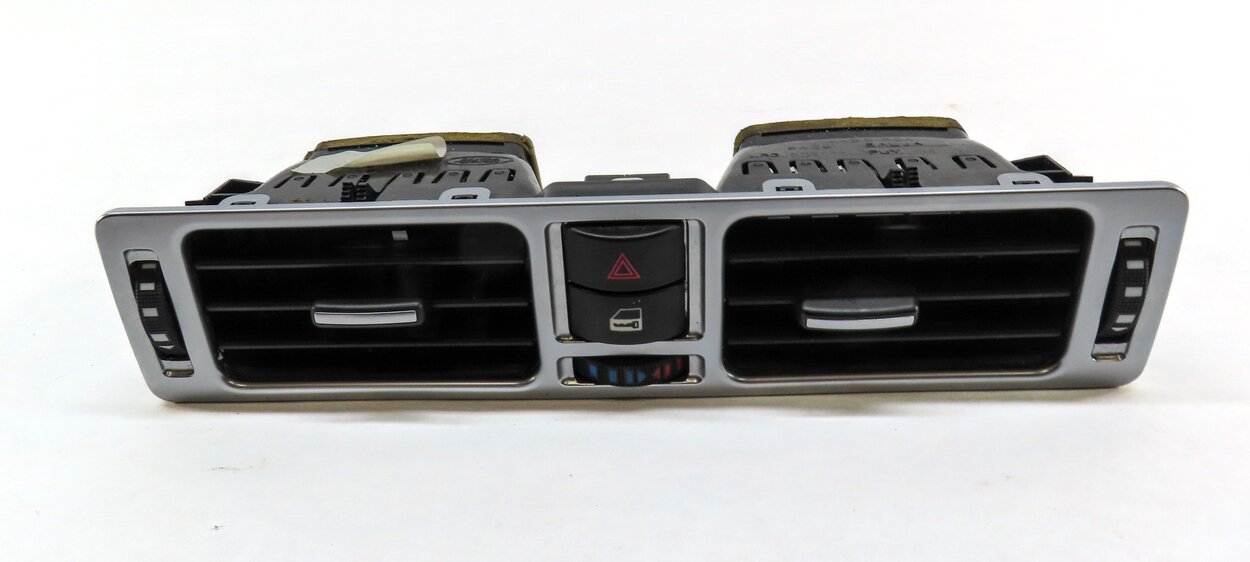 Thumbnail 2: 2007 RANGE ROVER (L322) CENTER DASH A/C HEATER AIR VENT w/ HAZARD & LOCK SWITCH