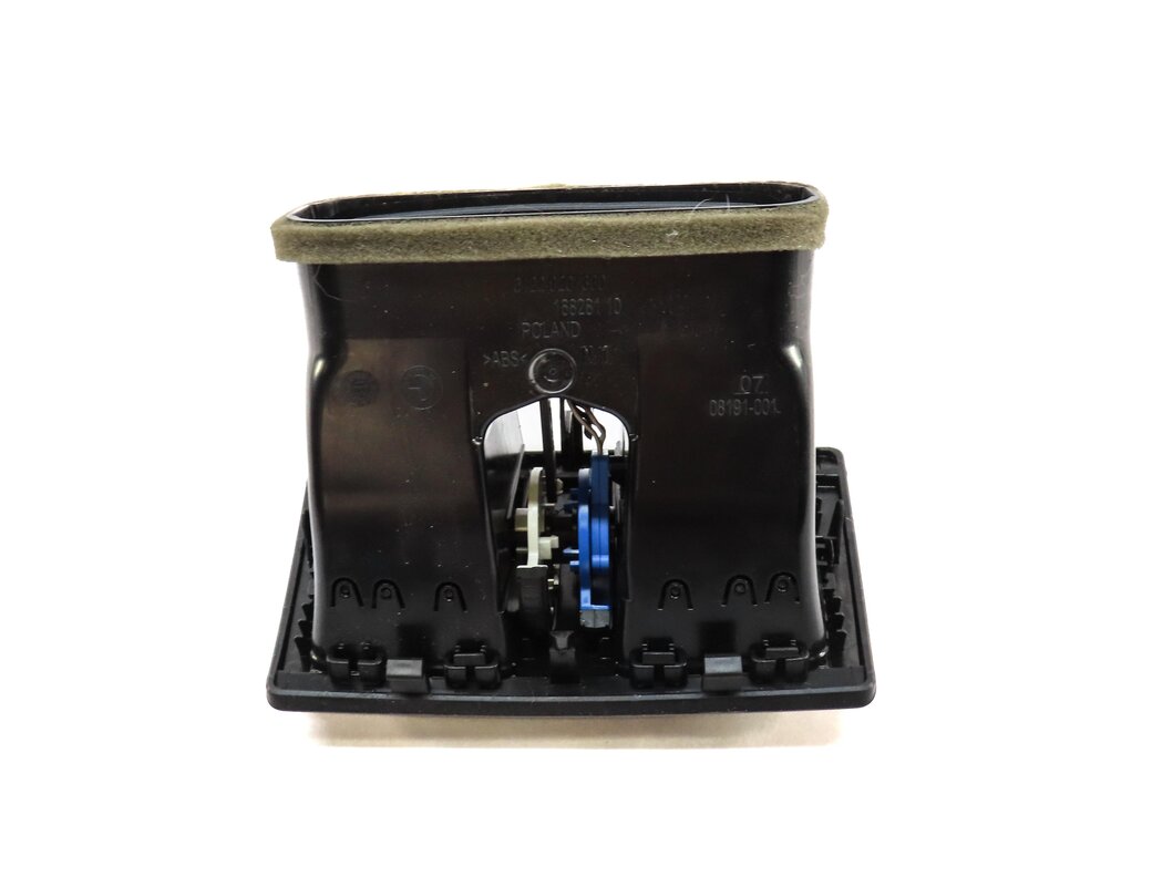 Thumbnail 3: 2014 BMW 335iGT (F34) REAR CENTER CONSOLE HVAC A/C HEATER AIR VENT (BLACK)