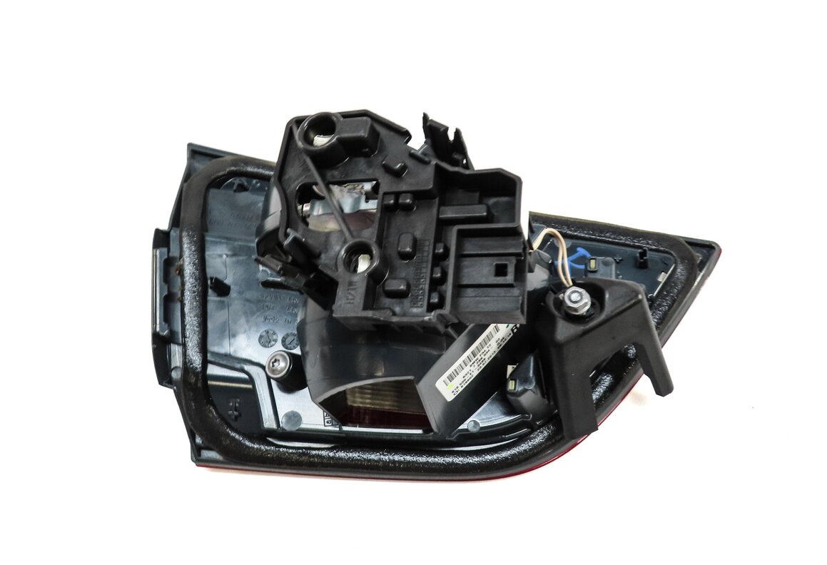 Thumbnail 4: 14-16 BMW 328iGT 335iGT (F34) REAR RIGHT INNER TAILLIGHT TAIL LIGHT LAMP (LED)