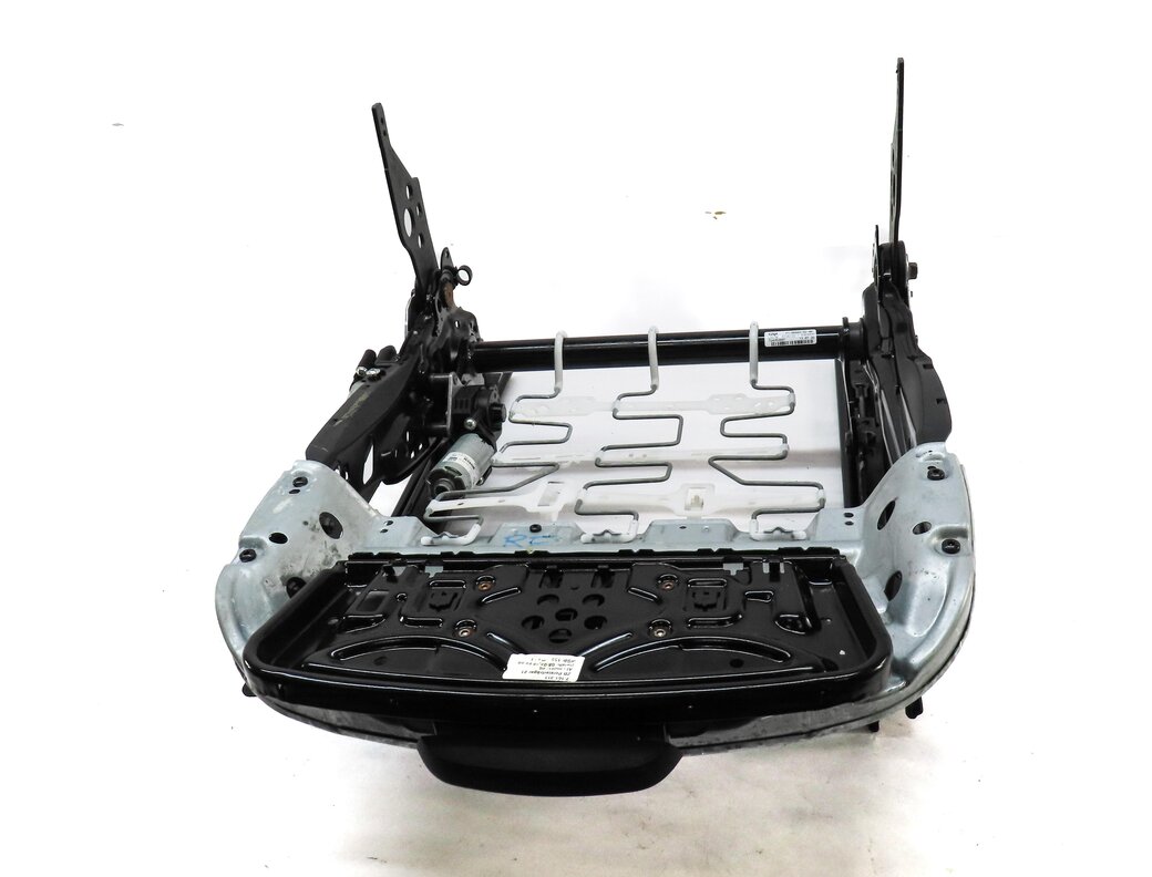 12-19 BMW 3-SERIES (F30 F34) SEDAN - RIGHT PASSENGER SPORT SEAT TRACK w/ MOTORS