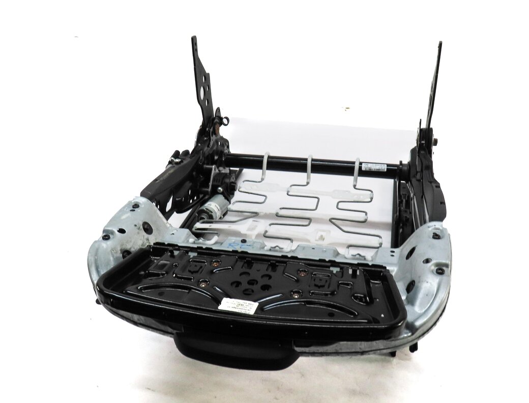 Thumbnail 2: 12-19 BMW 3-SERIES (F30 F34) SEDAN - RIGHT PASSENGER SPORT SEAT TRACK w/ MOTORS