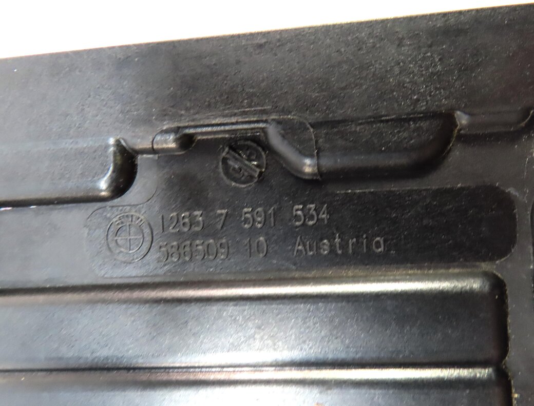 Thumbnail 4: 2014 BMW 335iGT (F34) INTEGRATED POWER SUPPLY CONTROL MODULE 12637591534