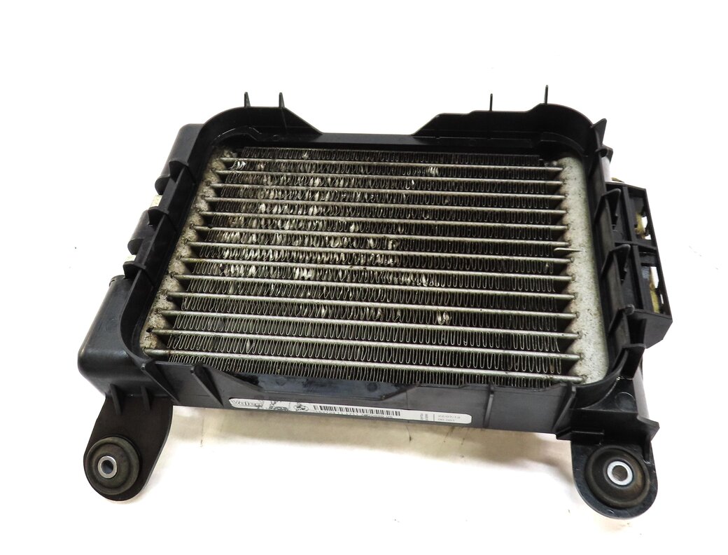 Thumbnail 2: 2014 BMW 335iGT (F34) 3.0L TURBO N55 ENGINE LEFT AUXILIARY RADIATOR 17117600698