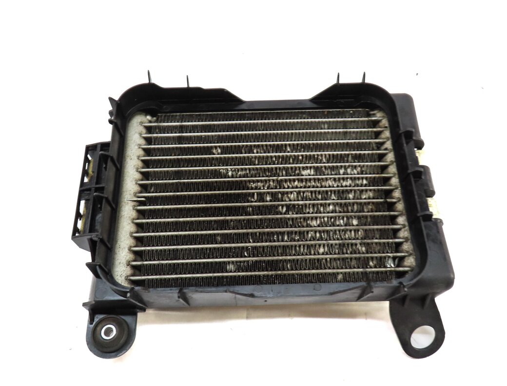 Thumbnail 3: 2014 BMW 335iGT (F34) 3.0L TURBO N55 ENGINE LEFT AUXILIARY RADIATOR 17117600698