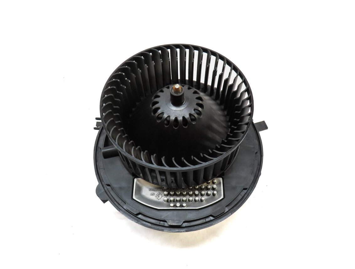 Thumbnail 2: 2015-2018 VW GOLF GTI / AUDI A3 S3 RS3 (8V) FRONT HEATER A/C BLOWER FAN MOTOR