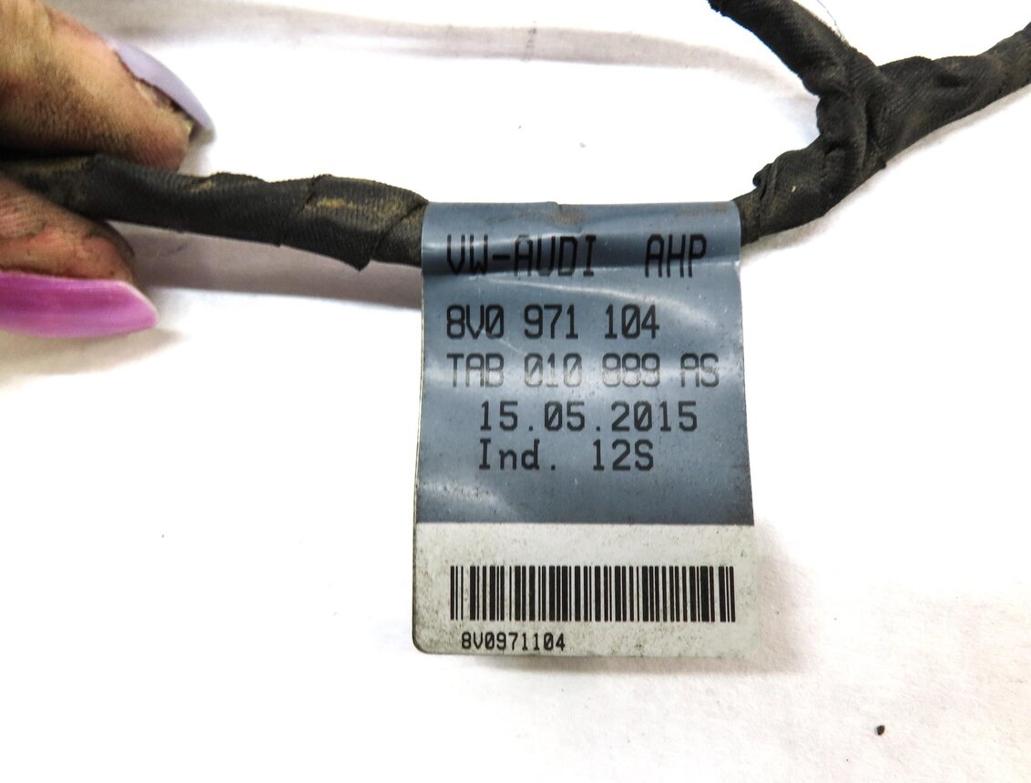 Thumbnail 4: 2016 AUDI A3 E-TRON (8V 8VF) REAR PDC PARK SENSOR SET w/ HARNESS (WHITE)