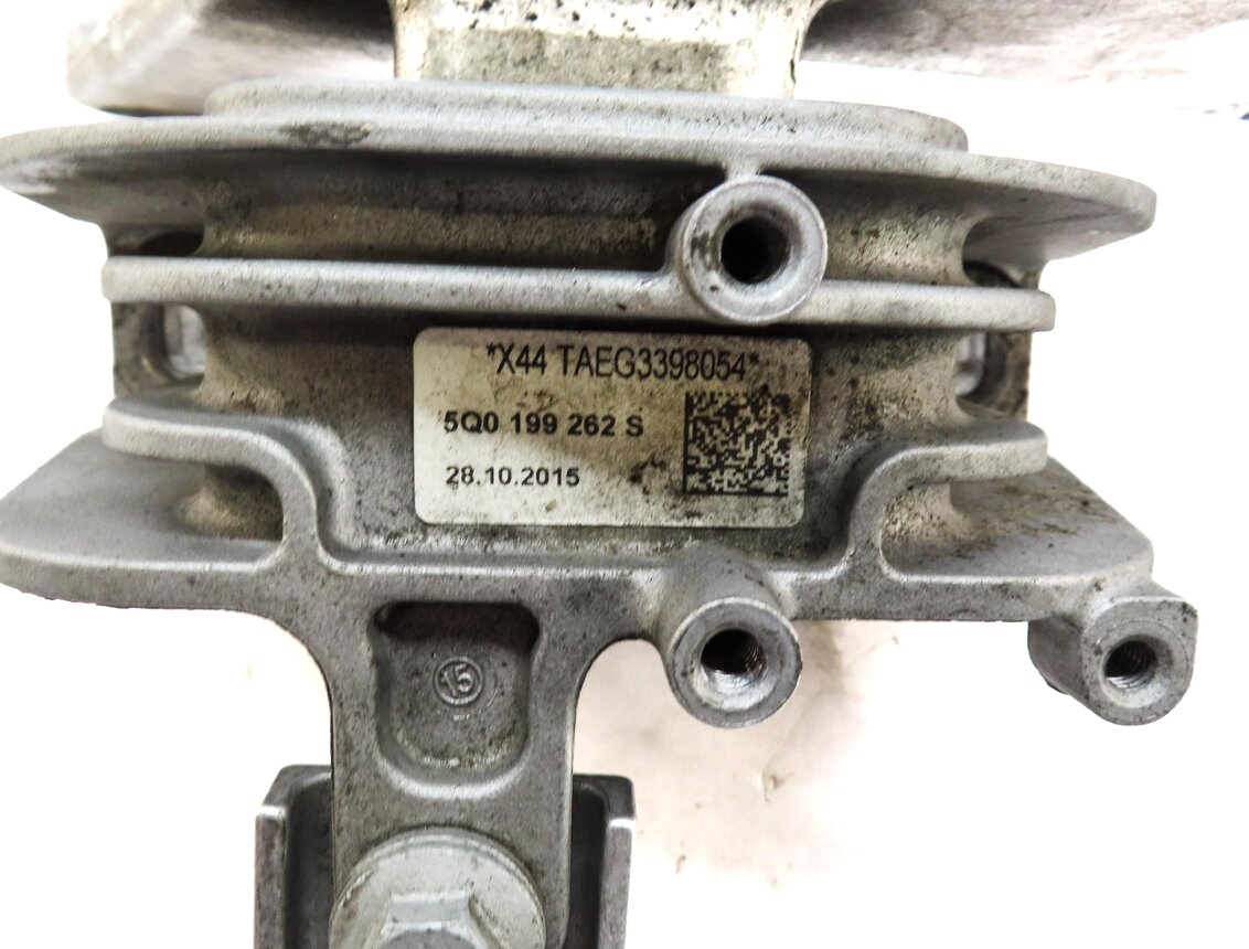 Thumbnail 6: 2016 AUDI A3 E-TRON (8V 8VF) HYBRID RIGHT PASSENGER ENGINE MOTOR MOUNT BRACKET