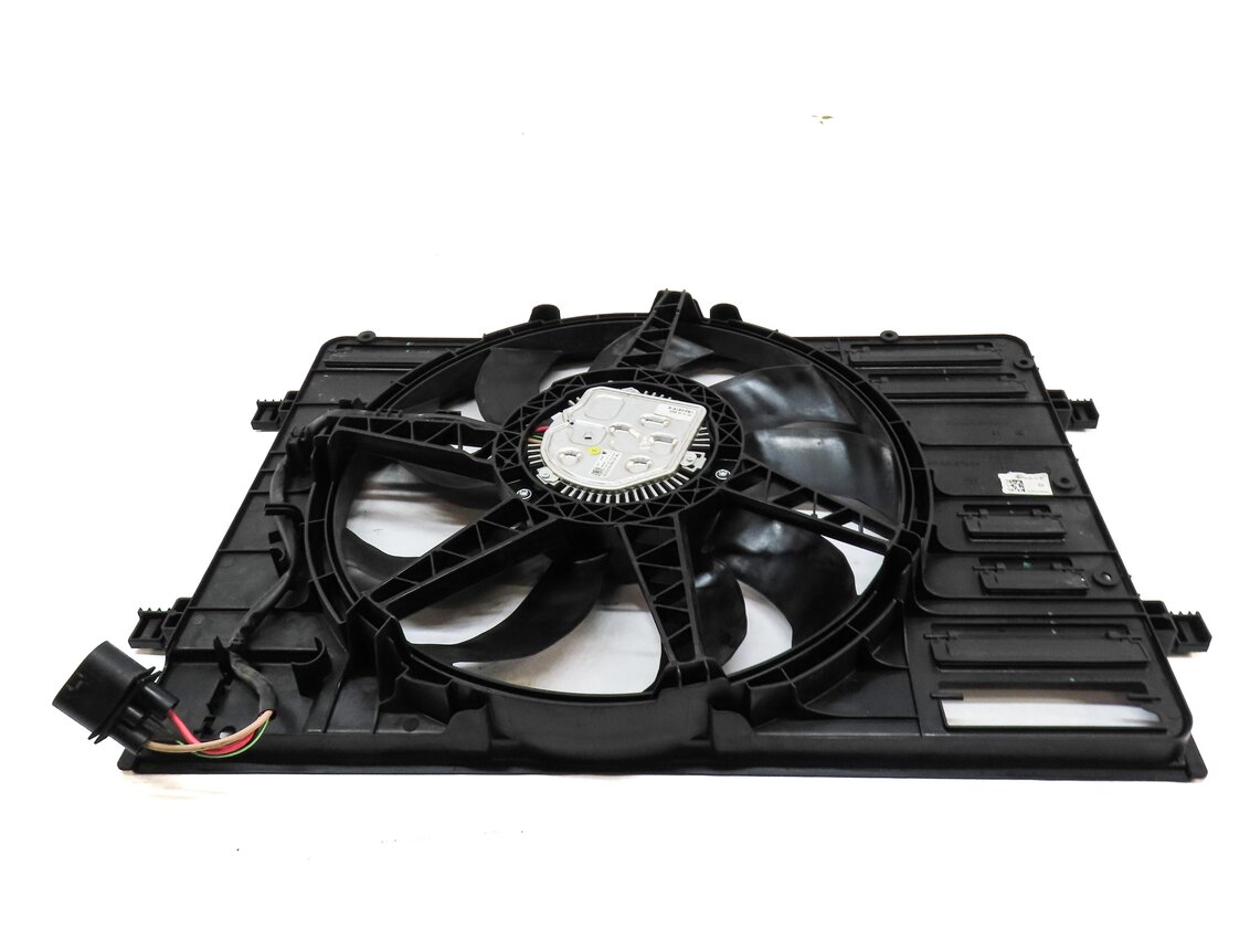 Thumbnail 4: 2016-2018 AUDI A3 E-TRON (8VF) HYBRID - 1.4L ENGINE COOLING FAN w/ SHROUD