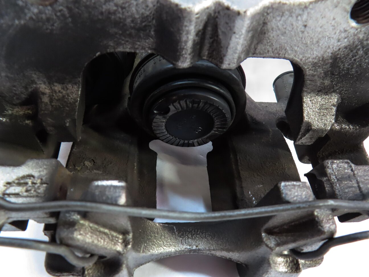 Thumbnail 6: 2015-2018 AUDI A3 (8V) REAR LEFT DRIVER ABS DISC BRAKE CALIPER w/ ACTUATOR