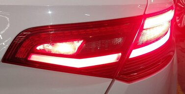 Thumbnail 2: 2016-2018 AUDI A3 E-TRON (8VF) RIGHT PASSENGER REAR INNER TAILLIGHT LIGHT LAMP