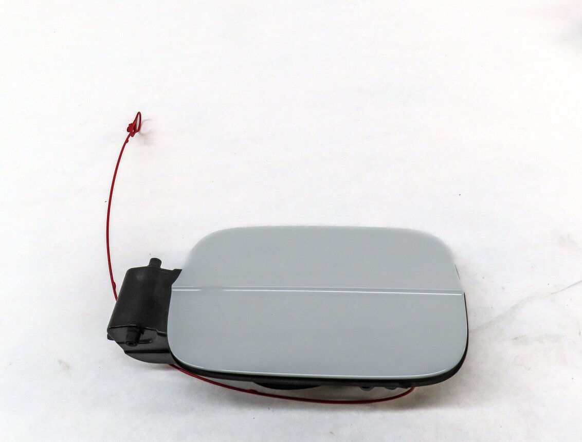 Thumbnail 2: 2016-2018 AUDI A3 (8V) FUEL TANK DOOR w/ HOUSING (GLACIER WHITE METALLIC 2Y)