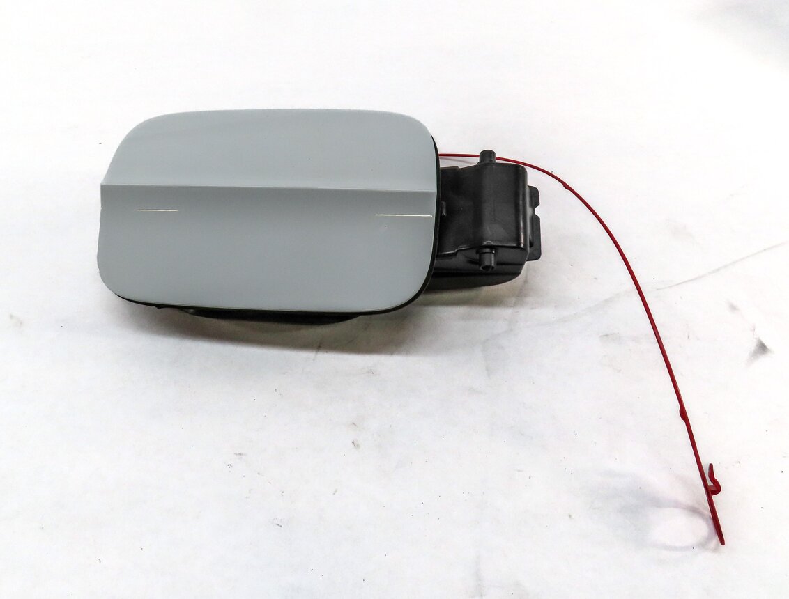 Thumbnail 3: 2016-2018 AUDI A3 (8V) FUEL TANK DOOR w/ HOUSING (GLACIER WHITE METALLIC 2Y)