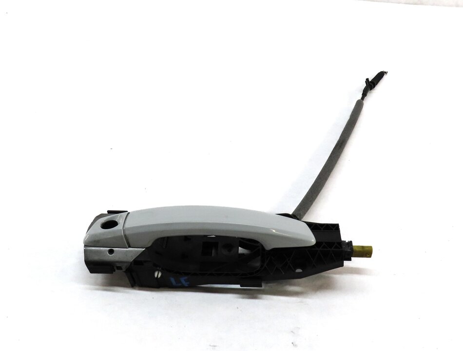 Thumbnail 2: 15-18 AUDI A3 S3 RS3 TT (8V MK3) LEFT FRONT DRIVER KEYLESS DOOR HANDLE (WHITE)