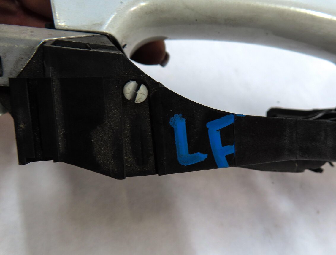 Thumbnail 5: 15-18 AUDI A3 S3 RS3 TT (8V MK3) LEFT FRONT DRIVER KEYLESS DOOR HANDLE (WHITE)
