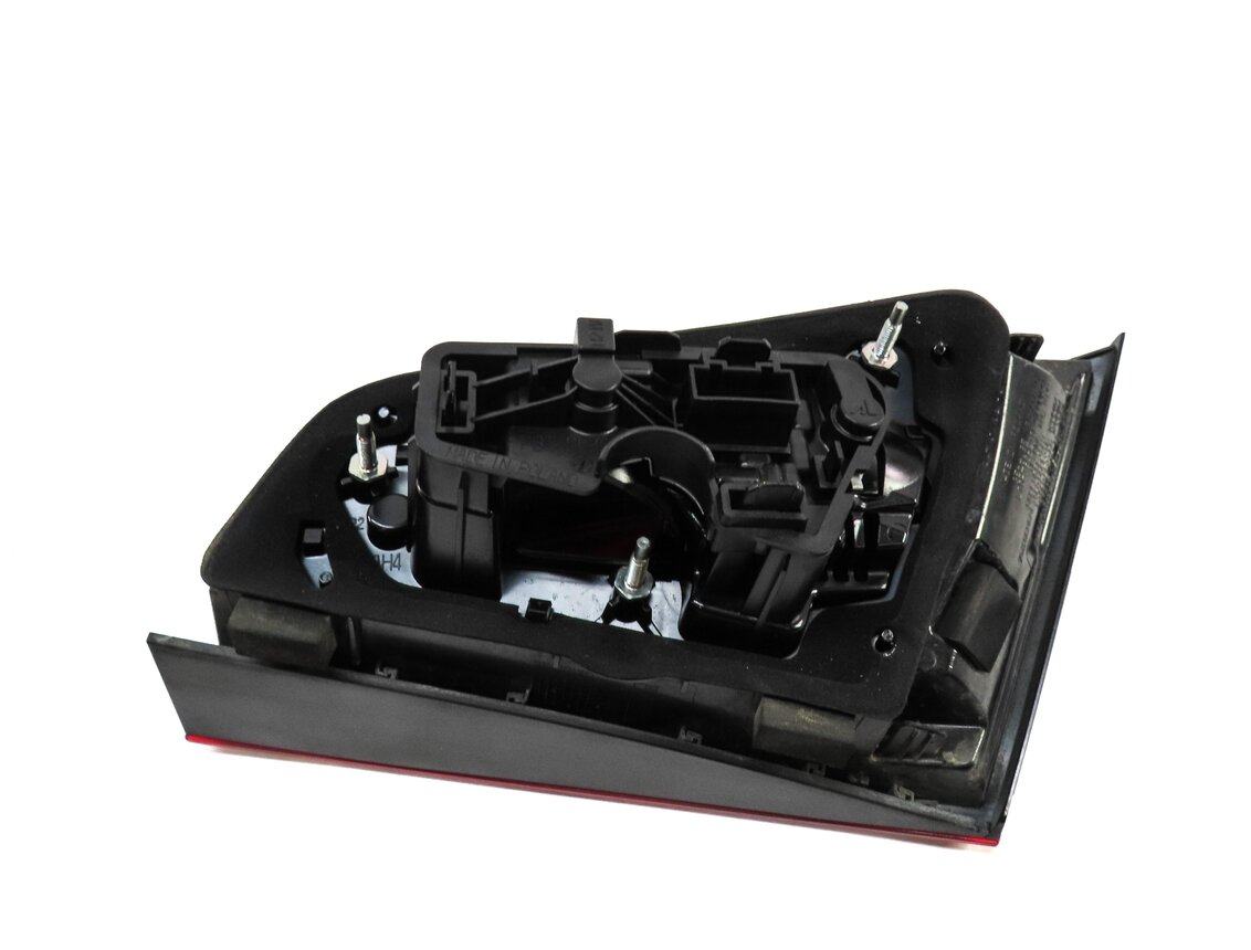 Thumbnail 4: 2016-2018 AUDI A3 E-TRON (8VF) LEFT DRIVER REAR INNER TAILLIGHT LIGHT LAMP (LED)
