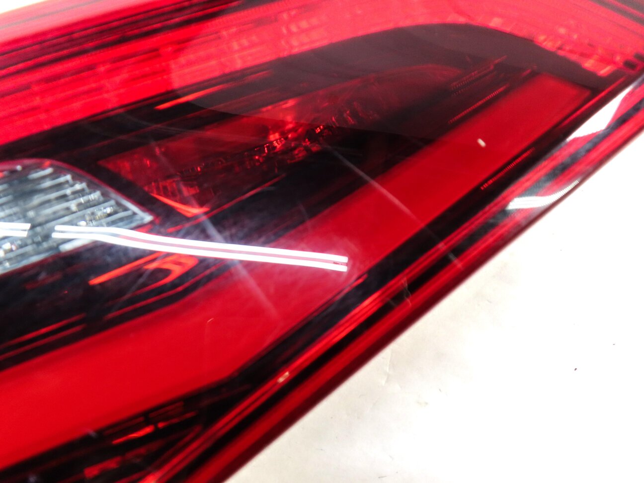 Thumbnail 6: 2016-2018 AUDI A3 E-TRON (8VF) LEFT DRIVER REAR INNER TAILLIGHT LIGHT LAMP (LED)