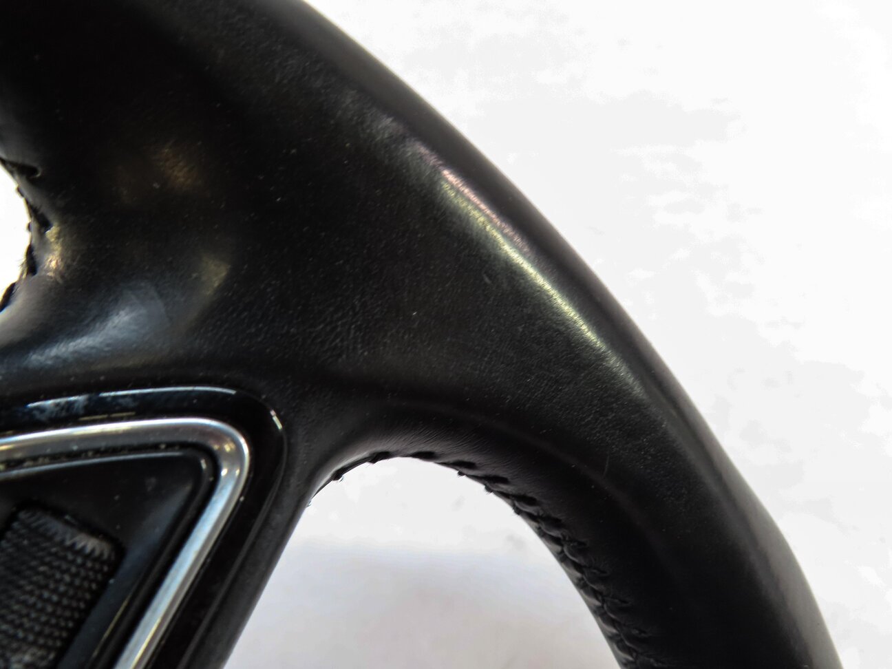 Thumbnail 8: 15-16 AUDI A3 (8V) LEFT DRIVER 3-SPOKE SPORT STEERING WHEEL w/ SWITCHES (BLACK)