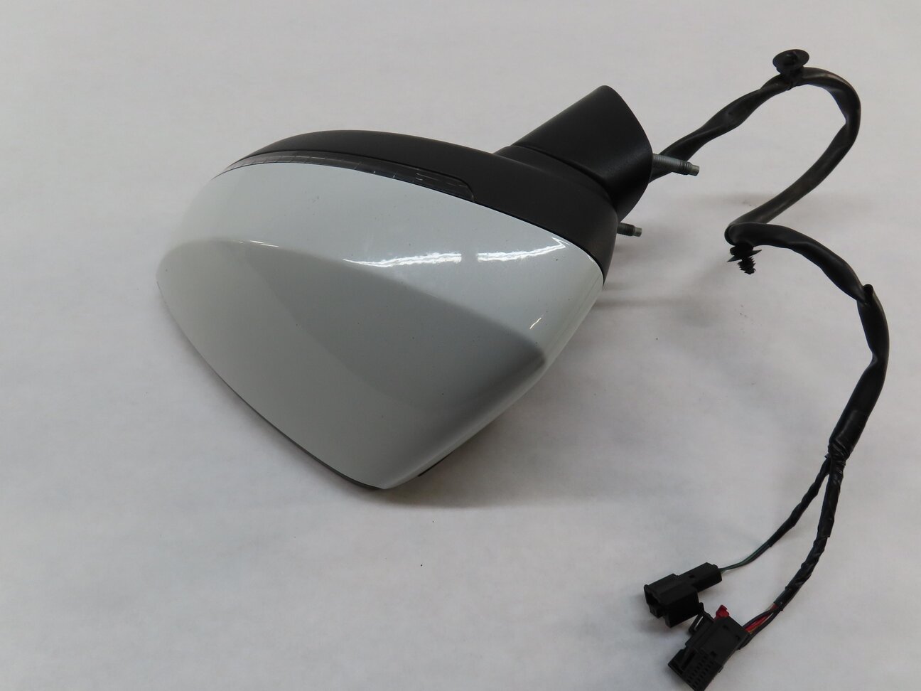 Thumbnail 9: 2016-2018 AUDI A3 E-TRON (8VF) FRONT LEFT DRIVER HEATED DOOR MIRROR (WHITE)
