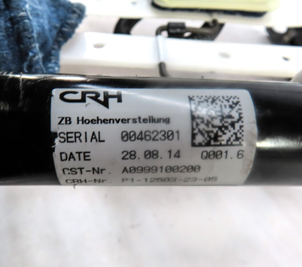 Thumbnail 8: 2014-2019 MERCEDES CLA CLASS (C117) FRONT RIGHT PASSENGER SEAT TRACK (MEMORY)