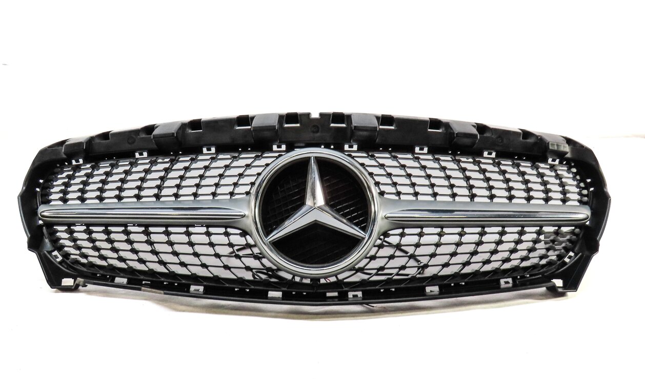 Thumbnail 2: 14-16 MERCEDES CLA250 (C117 W117) FRONT CENTER HOOD PRIMARY GRILLE AIR VENT TRIM