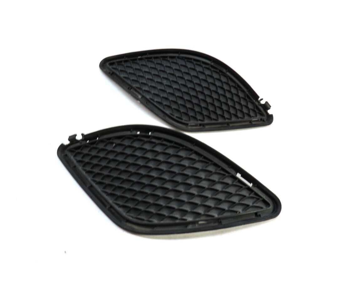 14 MERCEDES CLA250 (C117) FRONT LOWER LEFT & RIGHT BUMPER GRILLE ENDS SET 2