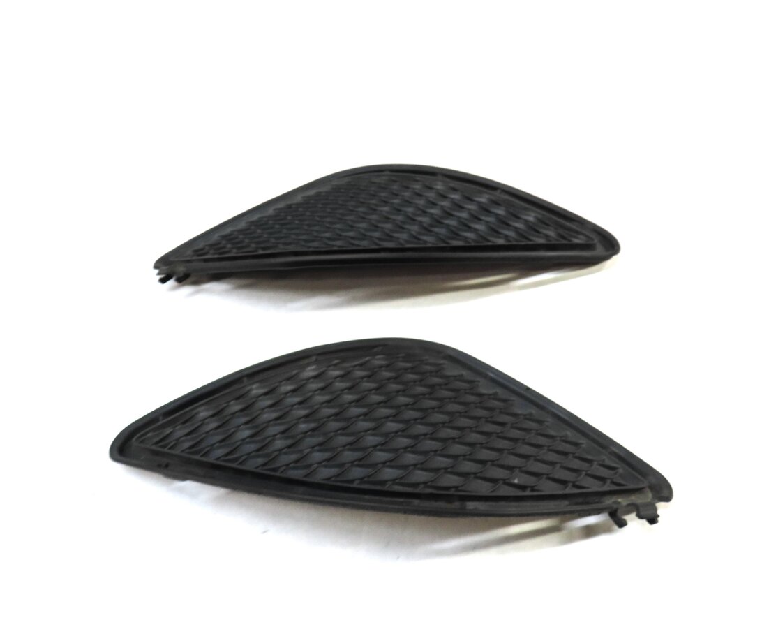 Thumbnail 3: 14 MERCEDES CLA250 (C117) FRONT LOWER LEFT & RIGHT BUMPER GRILLE ENDS SET 2