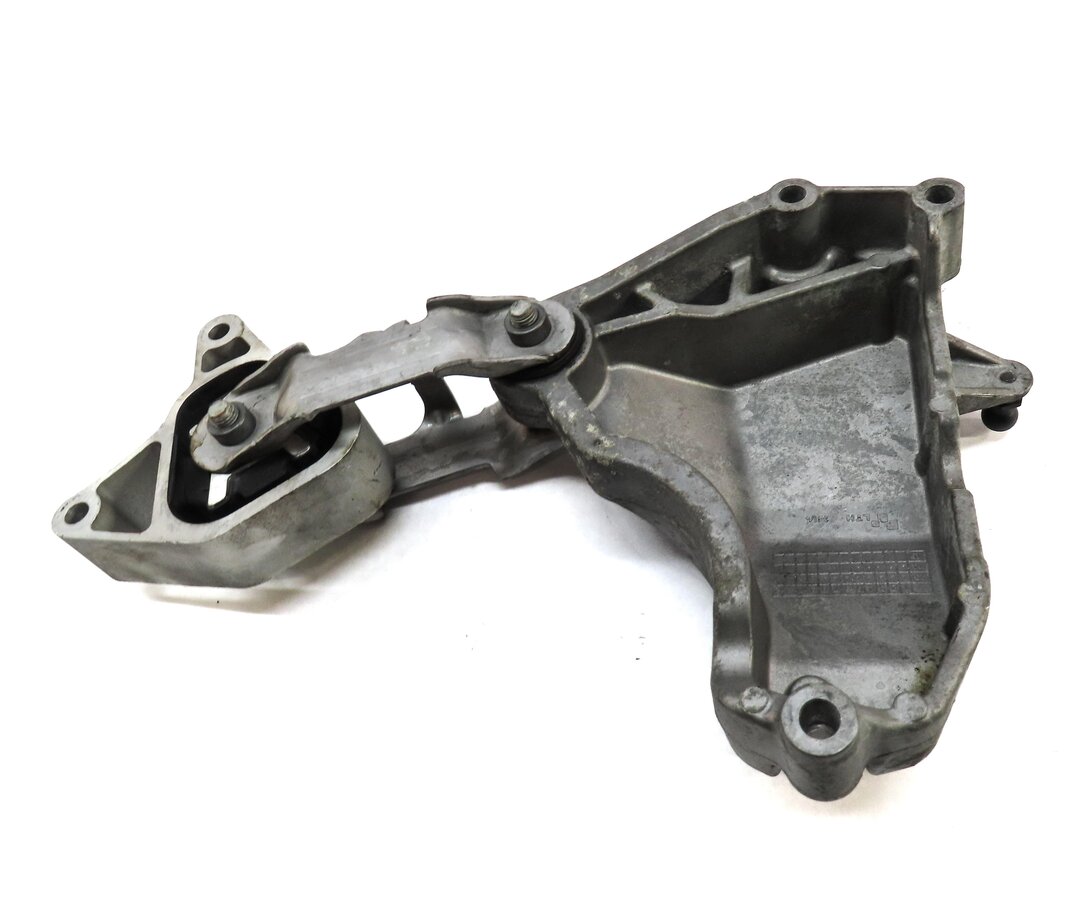 Thumbnail 5: 2014 MERCEDES CLA250 (C117 W117) 2.0L M270 ENGINE UPPER SUPPORT MOUNT BRACKET