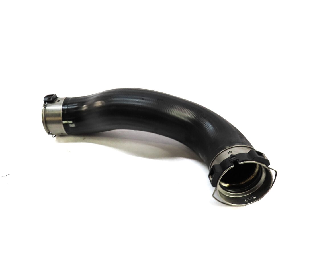 2014 MERCEDES CLA250 C117 W117 2.0L M270 ENGINE INTERCOOLER HOSE PIPE 2465280682