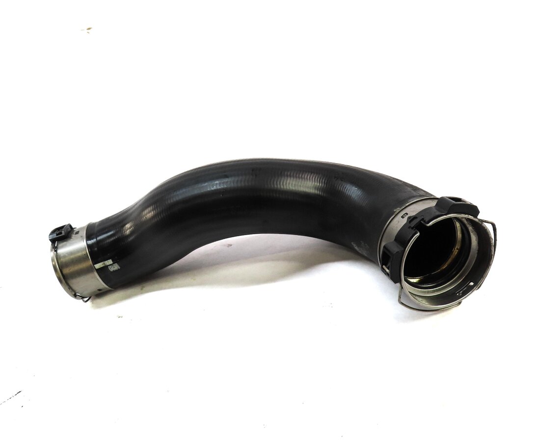 Thumbnail 2: 2014 MERCEDES CLA250 C117 W117 2.0L M270 ENGINE INTERCOOLER HOSE PIPE 2465280682