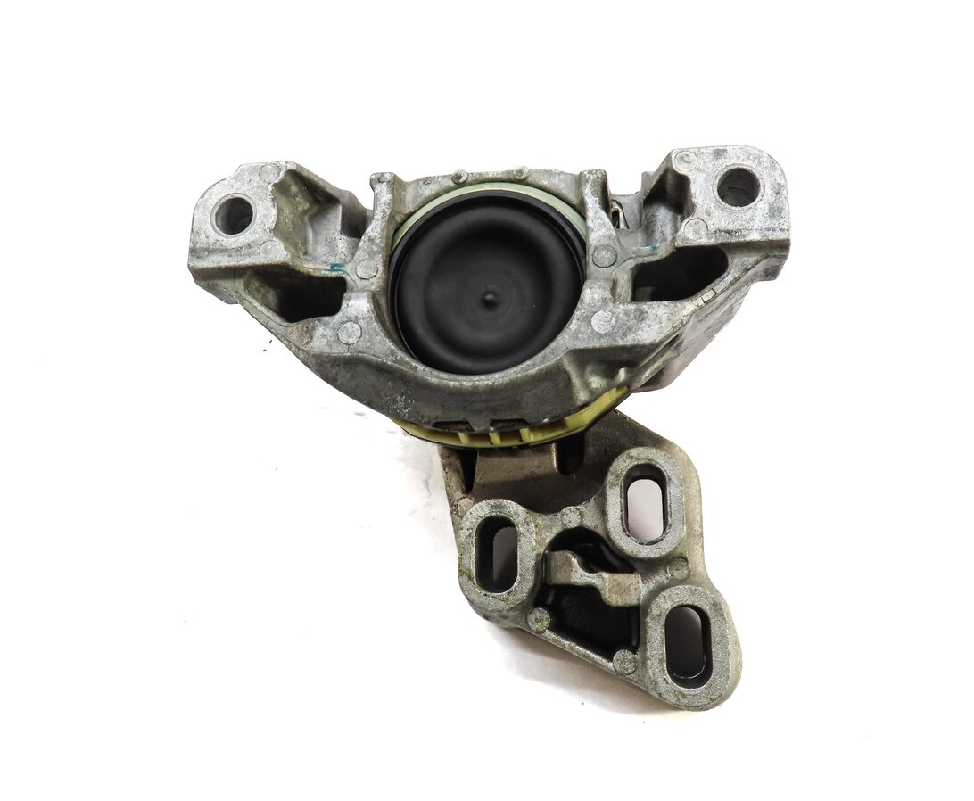 Thumbnail 2: 2014 MERCEDES CLA250 (C117 W117) 2.0L M270 AUTO FWD TRANSMISSION MOUNT BRACKET