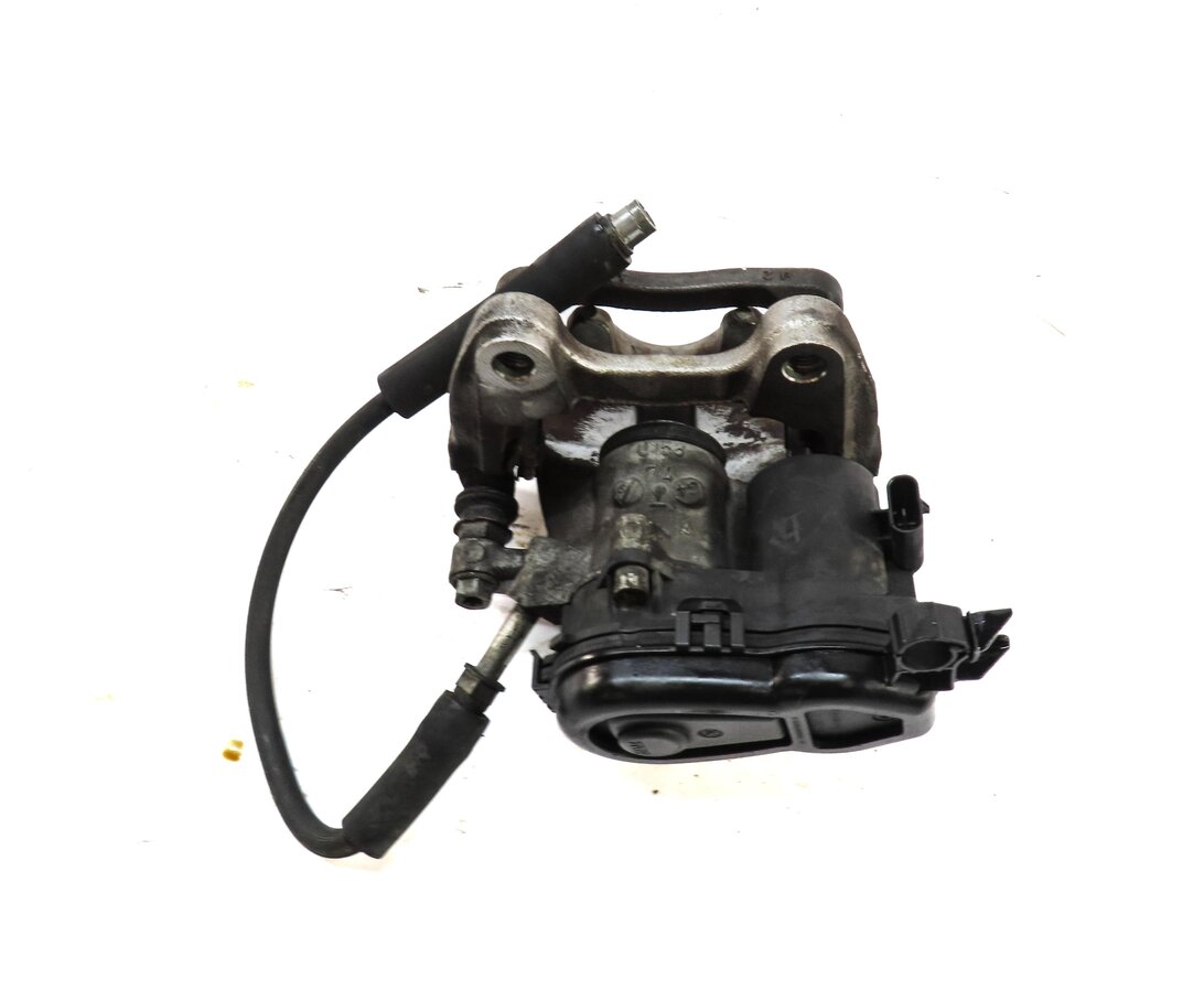 Thumbnail 4: 13-20 MERCEDES B CLA GLA CLASS (C117 W242 W246 X156) RIGHT REAR BRAKE CALIPER