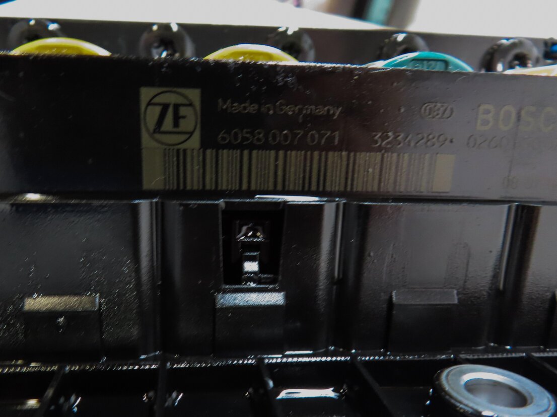 Thumbnail 6: 2009-2010 BMW X5 (E70) 3.0L M57Y DIESEL 6HP-26 AUTOMATIC TRANSMISSION VALVE BODY